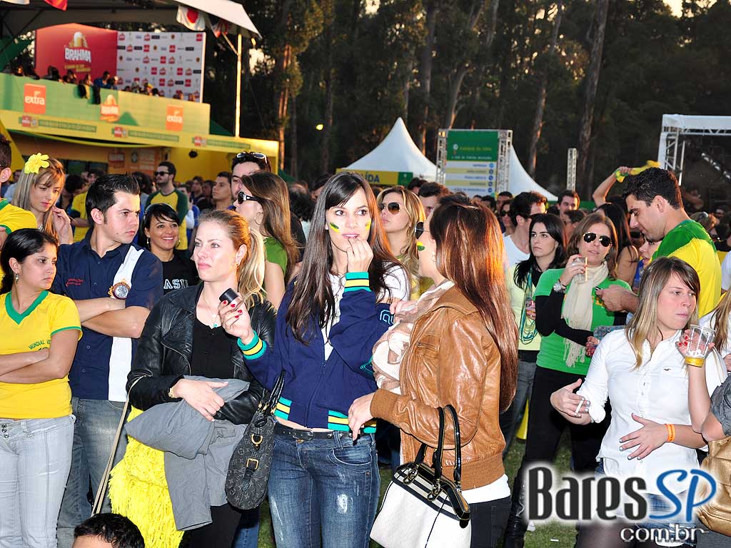 Parque da Copa no Jockey Club reune as pessoas para torcer pelo Brasil na Copa do Mundo 2010 e ainda curtir shows de qualidade Parque da Copa no Jockey Club reune as pessoas para torcer pelo Brasil na Copa do Mundo 2010 e ainda curtir shows de qualidade