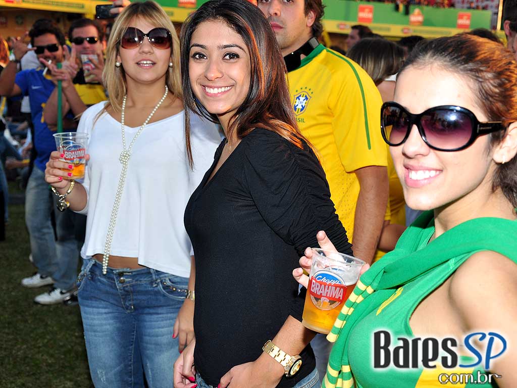 Parque da Copa no Jockey Club reune as pessoas para torcer pelo Brasil na Copa do Mundo 2010 e ainda curtir shows de qualidade Parque da Copa no Jockey Club reune as pessoas para torcer pelo Brasil na Copa do Mundo 2010 e ainda curtir shows de qualidade