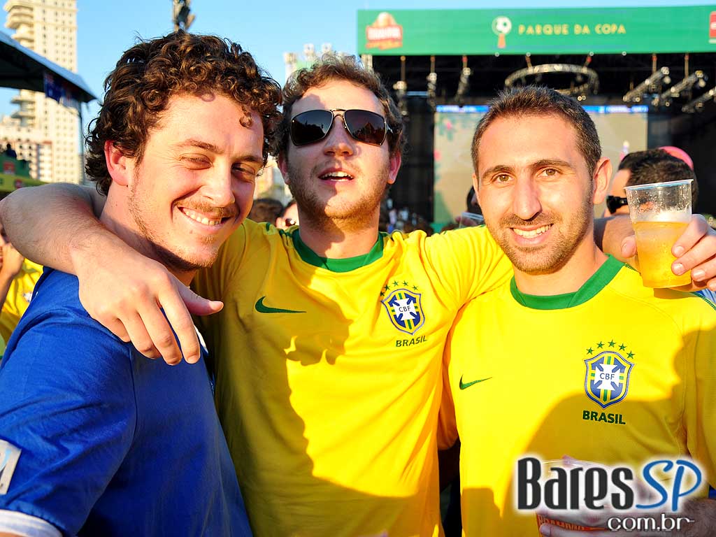 Parque da Copa no Jockey Club reune as pessoas para torcer pelo Brasil na Copa do Mundo 2010 e ainda curtir shows de qualidade Parque da Copa no Jockey Club reune as pessoas para torcer pelo Brasil na Copa do Mundo 2010 e ainda curtir shows de qualidade