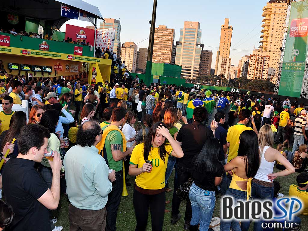 Parque da Copa no Jockey Club reune as pessoas para torcer pelo Brasil na Copa do Mundo 2010 e ainda curtir shows de qualidade Parque da Copa no Jockey Club reune as pessoas para torcer pelo Brasil na Copa do Mundo 2010 e ainda curtir shows de qualidade