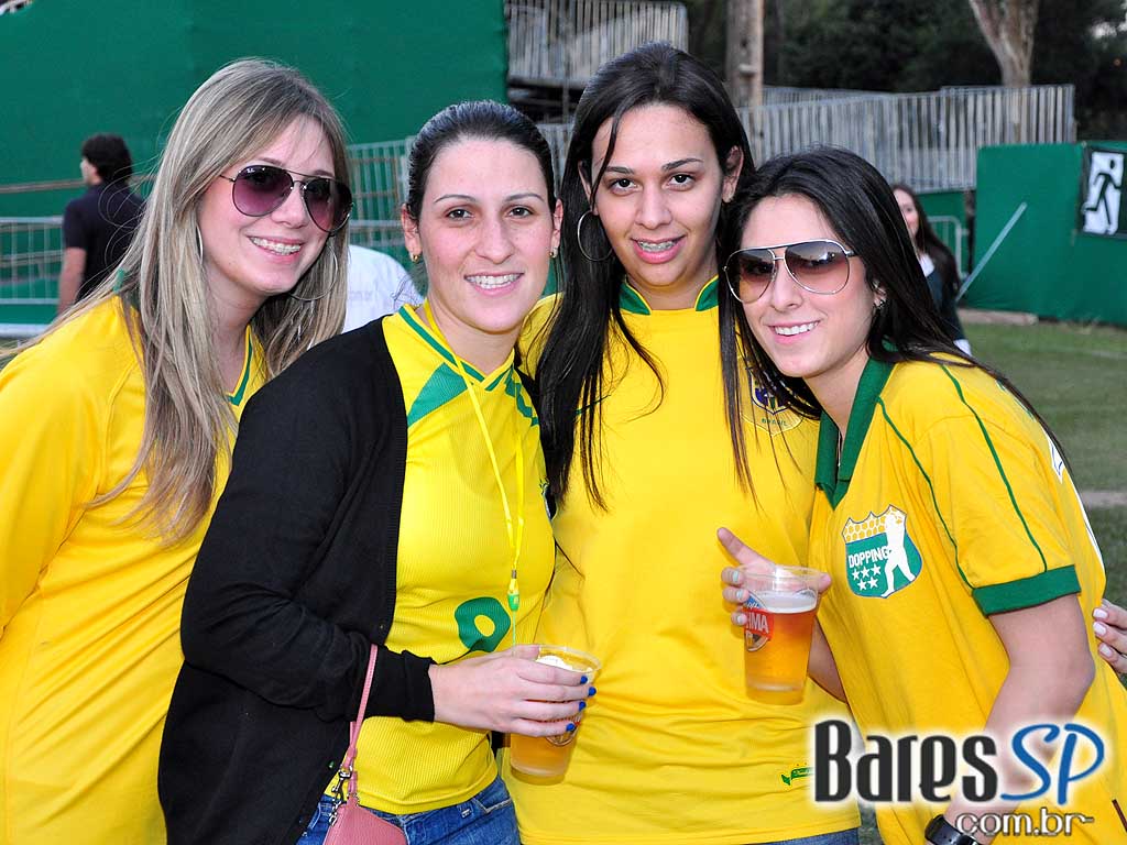 Parque da Copa no Jockey Club reune as pessoas para torcer pelo Brasil na Copa do Mundo 2010 e ainda curtir shows de qualidade Parque da Copa no Jockey Club reune as pessoas para torcer pelo Brasil na Copa do Mundo 2010 e ainda curtir shows de qualidade