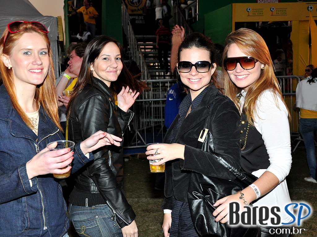 Parque da Copa no Jockey Club reune as pessoas para torcer pelo Brasil na Copa do Mundo 2010 e ainda curtir shows de qualidade Parque da Copa no Jockey Club reune as pessoas para torcer pelo Brasil na Copa do Mundo 2010 e ainda curtir shows de qualidade
