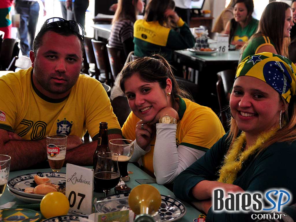 Copa do Mundo no Bar Ludovina (Seleção Brasileira de Bares) Copa do Mundo no Bar Ludovina (Seleção Brasileira de Bares)