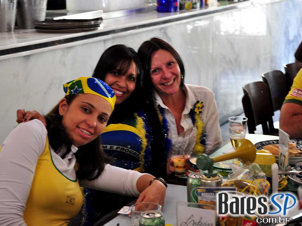 Copa do Mundo no Bar Ludovina (Seleção Brasileira de Bares) Copa do Mundo no Bar Ludovina (Seleção Brasileira de Bares)
