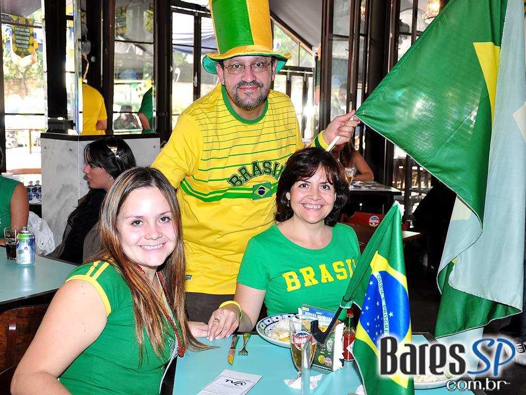Copa do Mundo no Bar Ludovina (Seleção Brasileira de Bares) Copa do Mundo no Bar Ludovina (Seleção Brasileira de Bares)