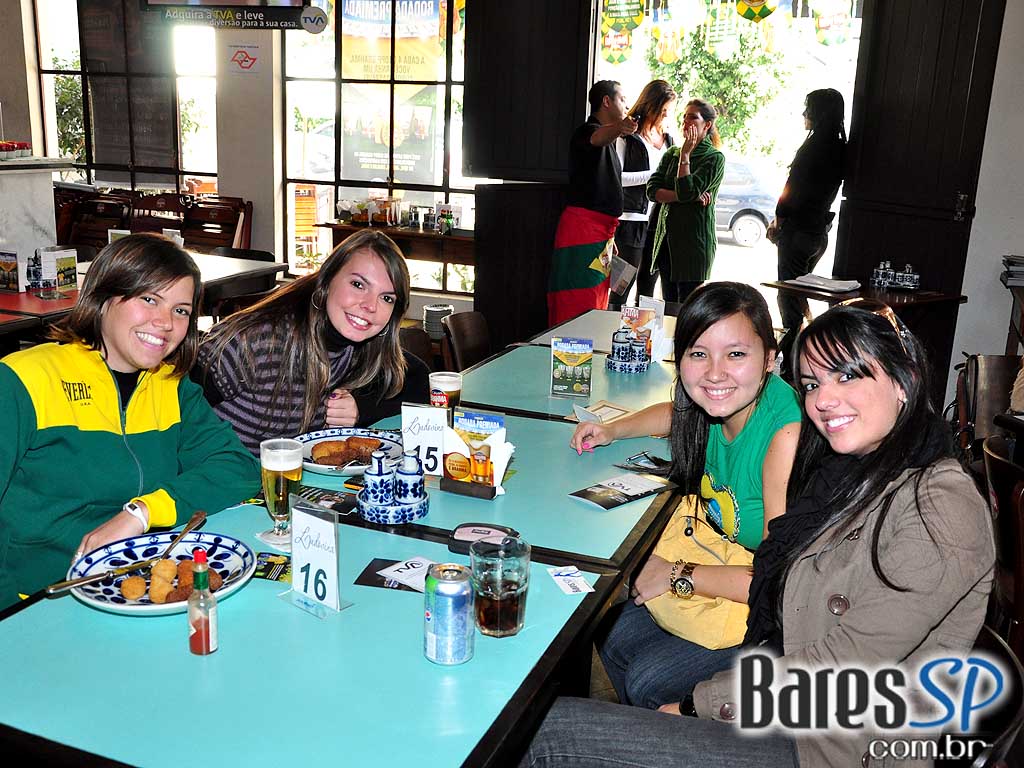 Copa do Mundo no Bar Ludovina (Seleção Brasileira de Bares) Copa do Mundo no Bar Ludovina (Seleção Brasileira de Bares)