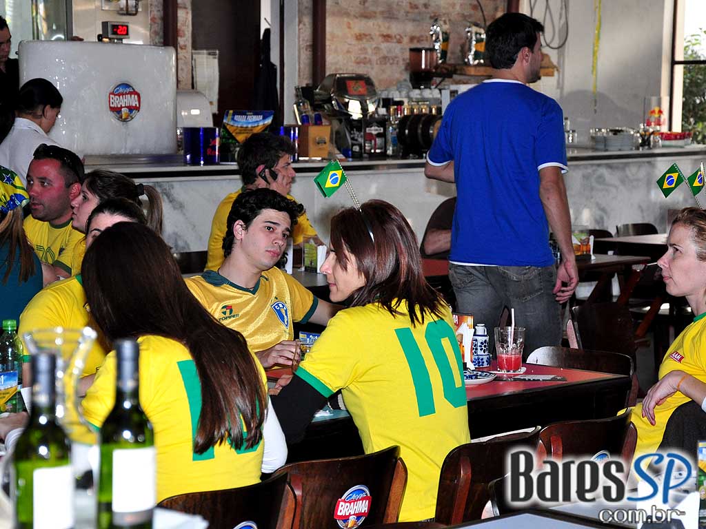 Copa do Mundo no Bar Ludovina (Seleção Brasileira de Bares) Copa do Mundo no Bar Ludovina (Seleção Brasileira de Bares)