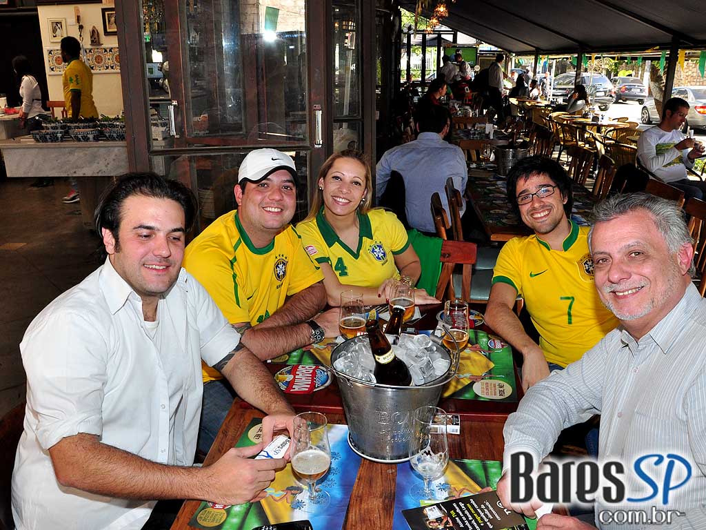 Copa do Mundo no Bar Ludovina (Seleção Brasileira de Bares) Copa do Mundo no Bar Ludovina (Seleção Brasileira de Bares)