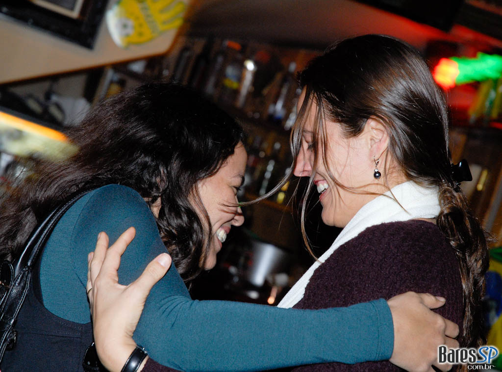 Noite de lançamento do livro “O dedo na ferida menos imposto, mais consumo” de Alberto Carlos Almeida no São Pedro São Paulo Noite de lançamento do livro “O dedo na ferida menos imposto, mais consumo” de Alberto Carlos Almeida no São Pedro São Paulo