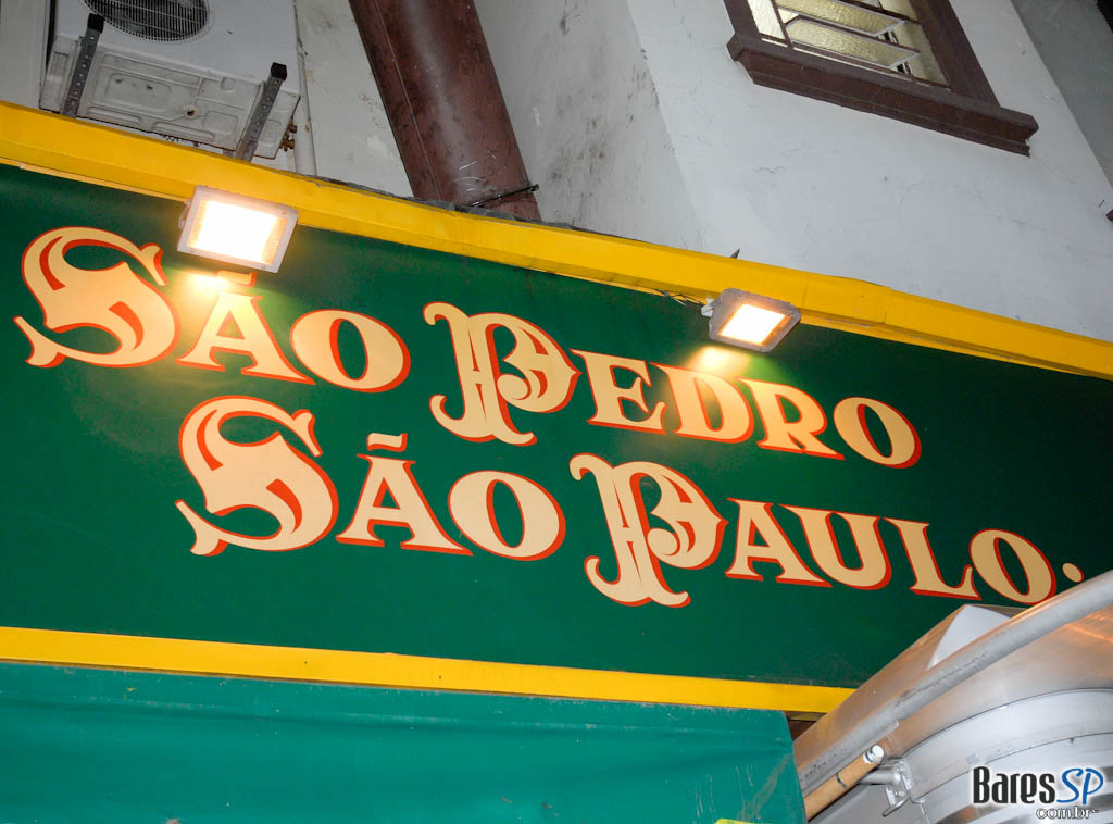 Noite de lançamento do livro “O dedo na ferida menos imposto, mais consumo” de Alberto Carlos Almeida no São Pedro São Paulo Noite de lançamento do livro “O dedo na ferida menos imposto, mais consumo” de Alberto Carlos Almeida no São Pedro São Paulo