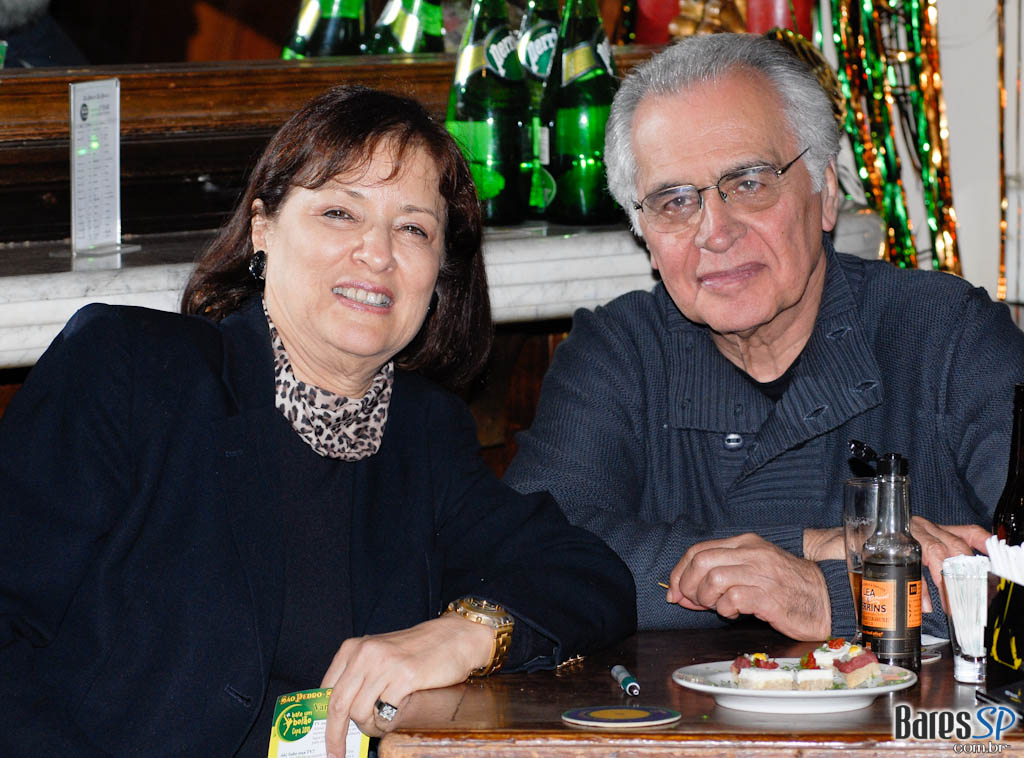 Noite de lançamento do livro “O dedo na ferida menos imposto, mais consumo” de Alberto Carlos Almeida no São Pedro São Paulo Noite de lançamento do livro “O dedo na ferida menos imposto, mais consumo” de Alberto Carlos Almeida no São Pedro São Paulo
