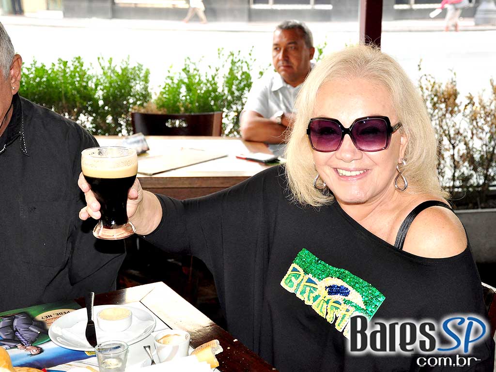 Ganhe sua Bandeira no Bar Brahma e torça para o Brasil na Copa (Seleção Brasileira de Bares) Ganhe sua Bandeira no Bar Brahma e torça para o Brasil na Copa (Seleção Brasileira de Bares)