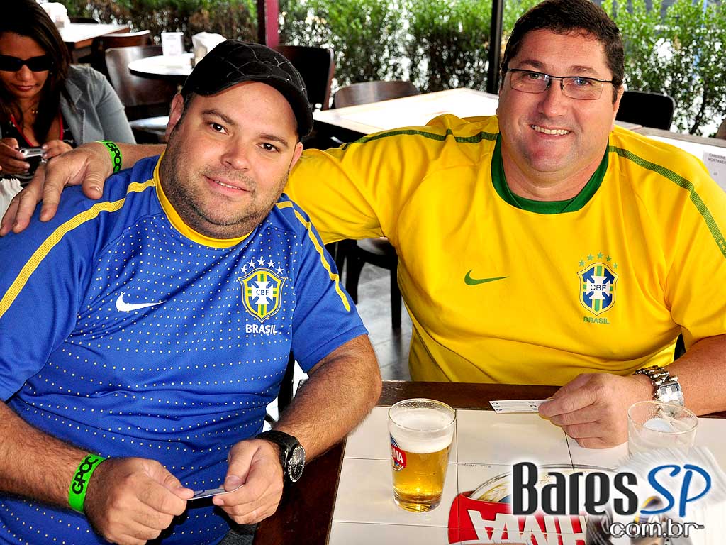 Ganhe sua Bandeira no Bar Brahma e torça para o Brasil na Copa (Seleção Brasileira de Bares) Ganhe sua Bandeira no Bar Brahma e torça para o Brasil na Copa (Seleção Brasileira de Bares)