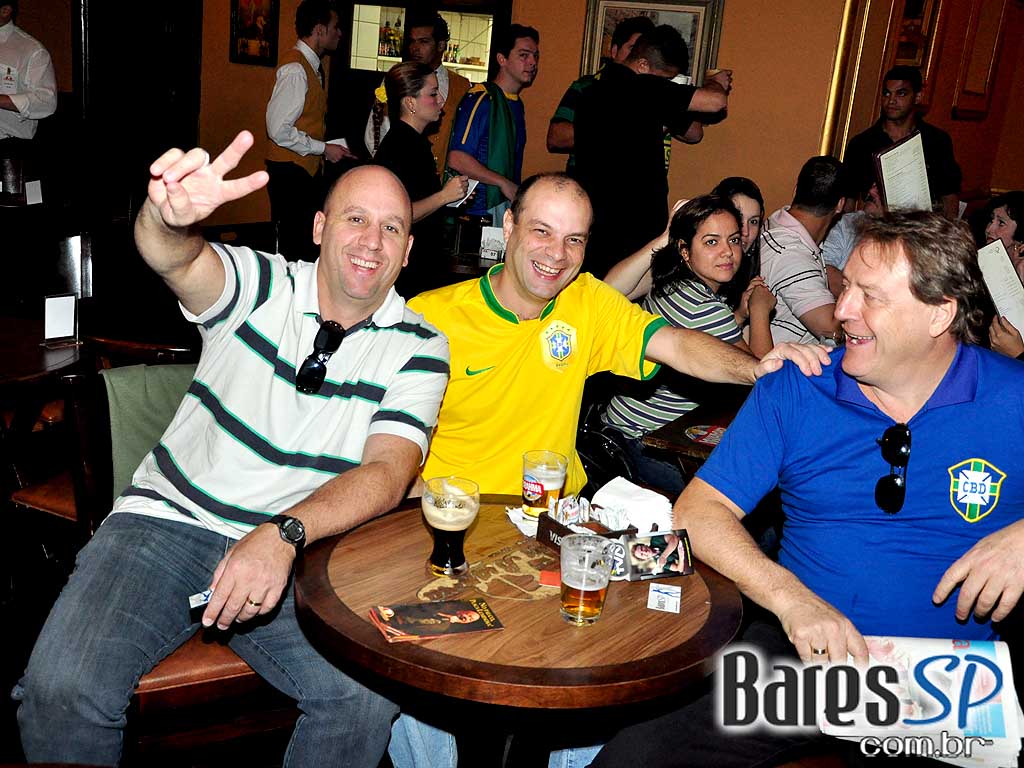 Ganhe sua Bandeira no Bar Brahma e torça para o Brasil na Copa (Seleção Brasileira de Bares) Ganhe sua Bandeira no Bar Brahma e torça para o Brasil na Copa (Seleção Brasileira de Bares)