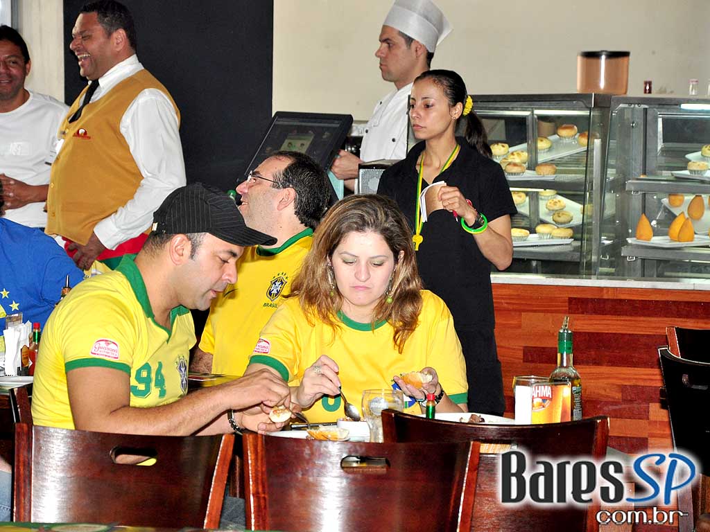 Ganhe sua Bandeira no Bar Brahma e torça para o Brasil na Copa (Seleção Brasileira de Bares) Ganhe sua Bandeira no Bar Brahma e torça para o Brasil na Copa (Seleção Brasileira de Bares)