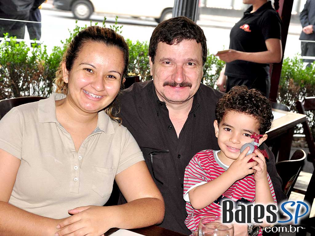 Ganhe sua Bandeira no Bar Brahma e torça para o Brasil na Copa (Seleção Brasileira de Bares) Ganhe sua Bandeira no Bar Brahma e torça para o Brasil na Copa (Seleção Brasileira de Bares)