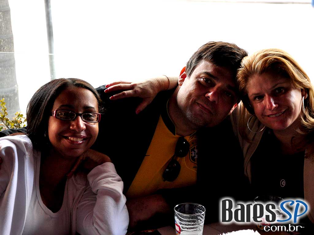 Ganhe sua Bandeira no Bar Brahma e torça para o Brasil na Copa (Seleção Brasileira de Bares) Ganhe sua Bandeira no Bar Brahma e torça para o Brasil na Copa (Seleção Brasileira de Bares)