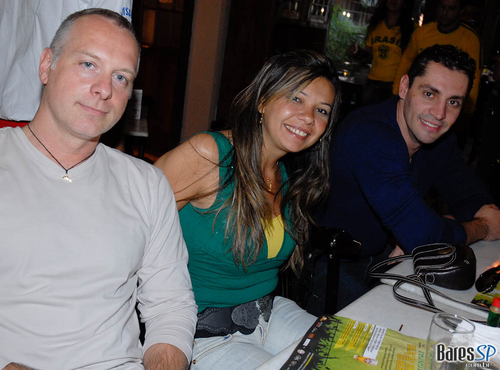 Torça pelo Brasil no Bar Anhanguera (Seleção Brasileira de Bares) Torça pelo Brasil no Bar Anhanguera (Seleção Brasileira de Bares)