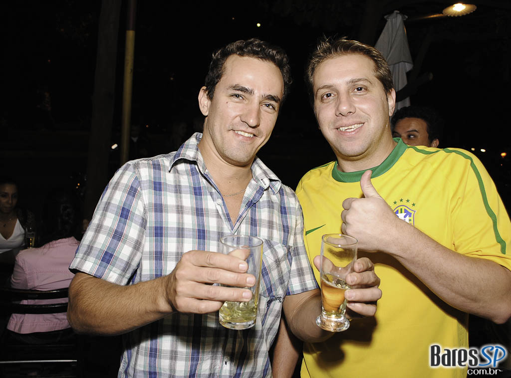 Happy Hour no Caetano s Happy Hour no Caetano s