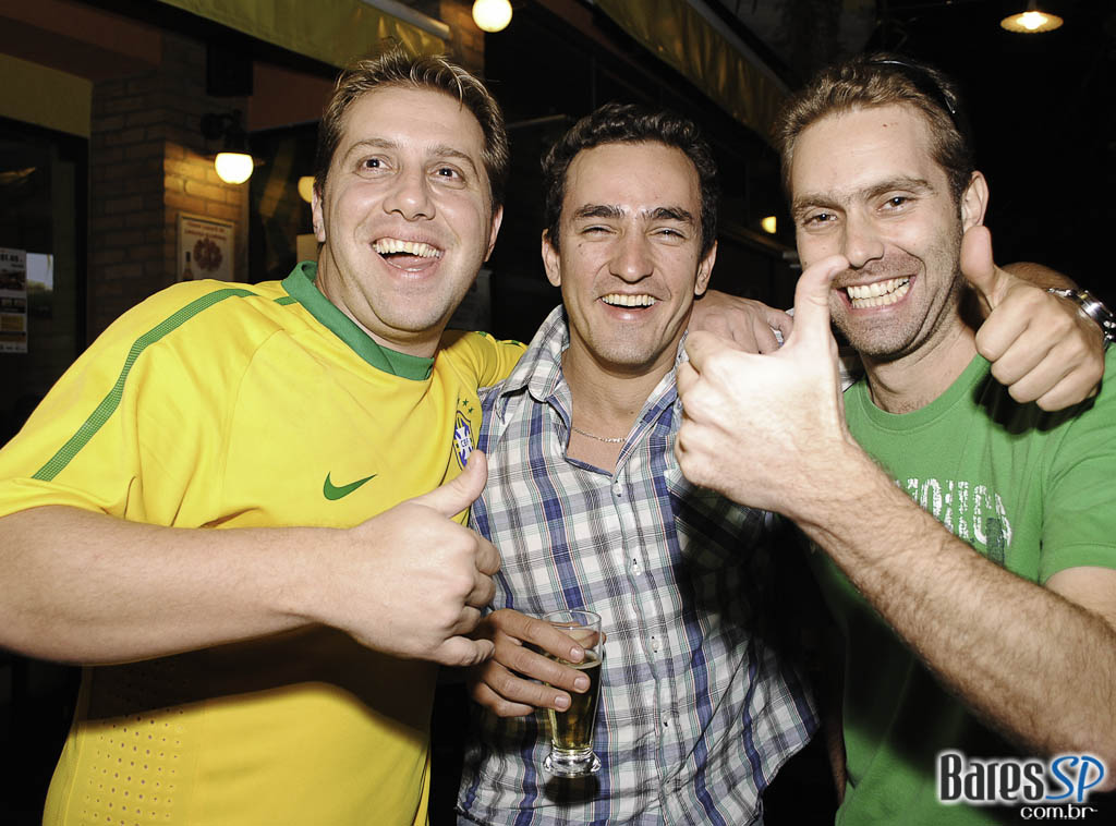 Happy Hour no Caetano s Happy Hour no Caetano s