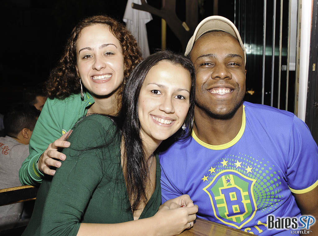 Happy Hour no Caetano s Happy Hour no Caetano s