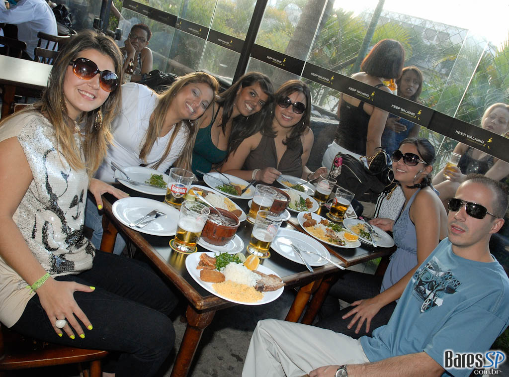 Feijoada com Pagode anima a tarde do Maavah Feijoada com Pagode anima a tarde do Maavah