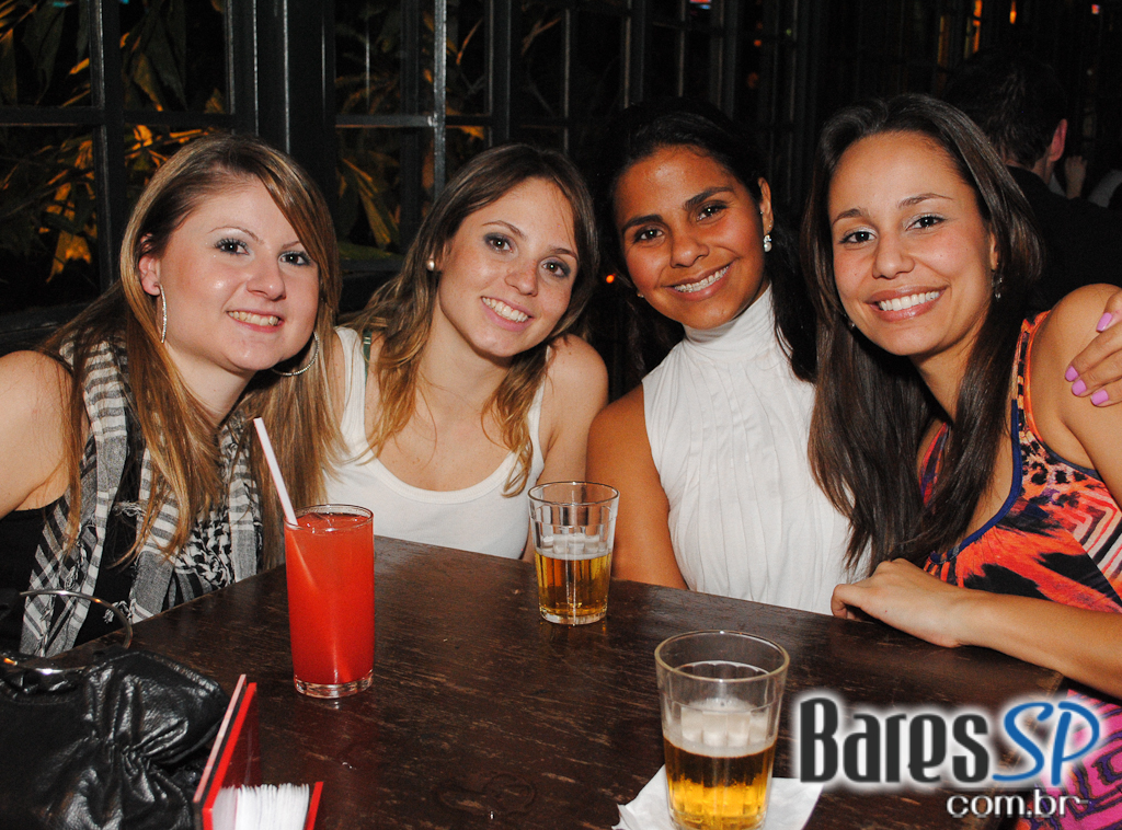 MPB, Pop Rock e Música Comercial no Bar Camará MPB, Pop Rock e Música Comercial no Bar Camará