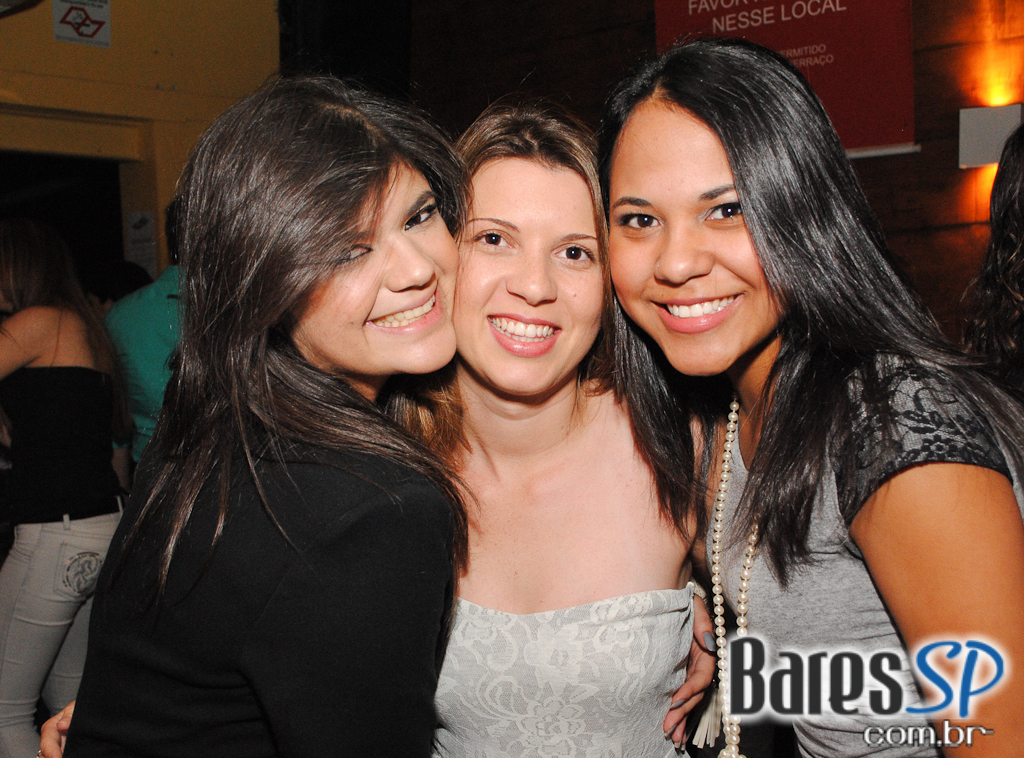 MPB, Pop Rock e Música Comercial no Bar Camará MPB, Pop Rock e Música Comercial no Bar Camará