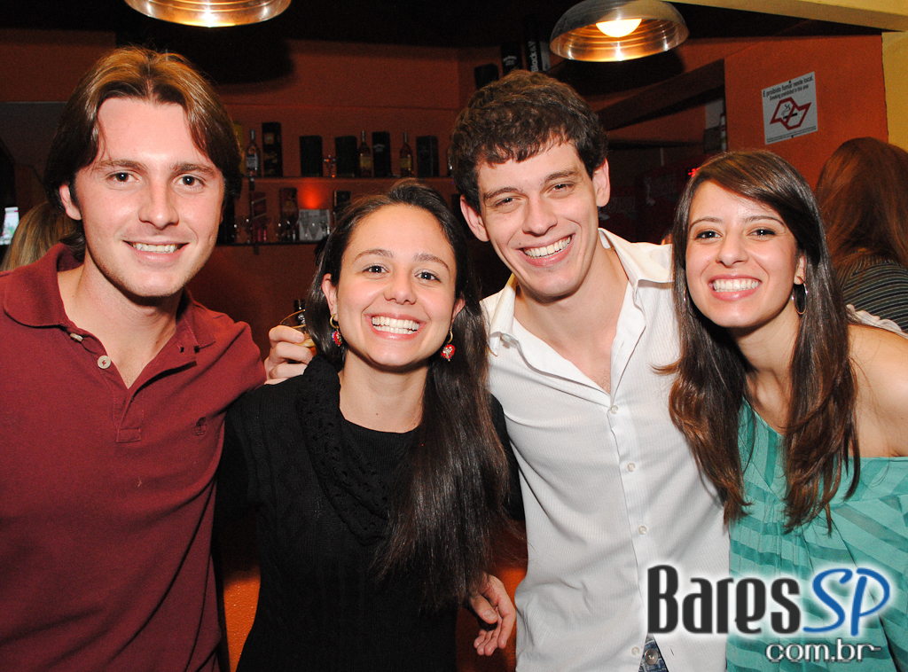 MPB, Pop Rock e Música Comercial no Bar Camará MPB, Pop Rock e Música Comercial no Bar Camará