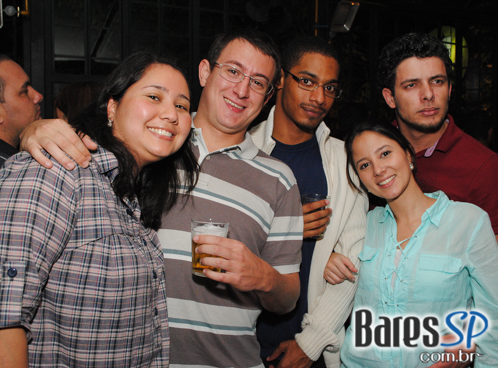MPB, Pop Rock e Música Comercial no Bar Camará MPB, Pop Rock e Música Comercial no Bar Camará
