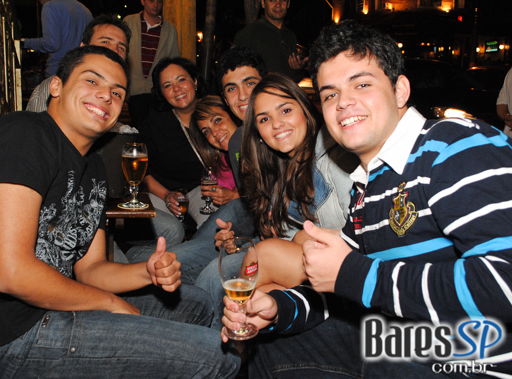 Feijoada e Chorinho no Zeppelin Madalena, zona oeste de São Paulo Feijoada e Chorinho no Zeppelin Madalena, zona oeste de São Paulo