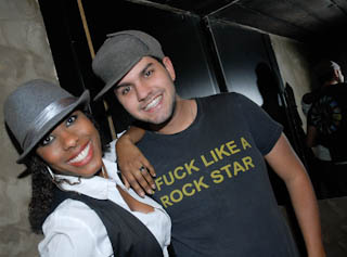 DJ americano Brad na noite do 8 Bar