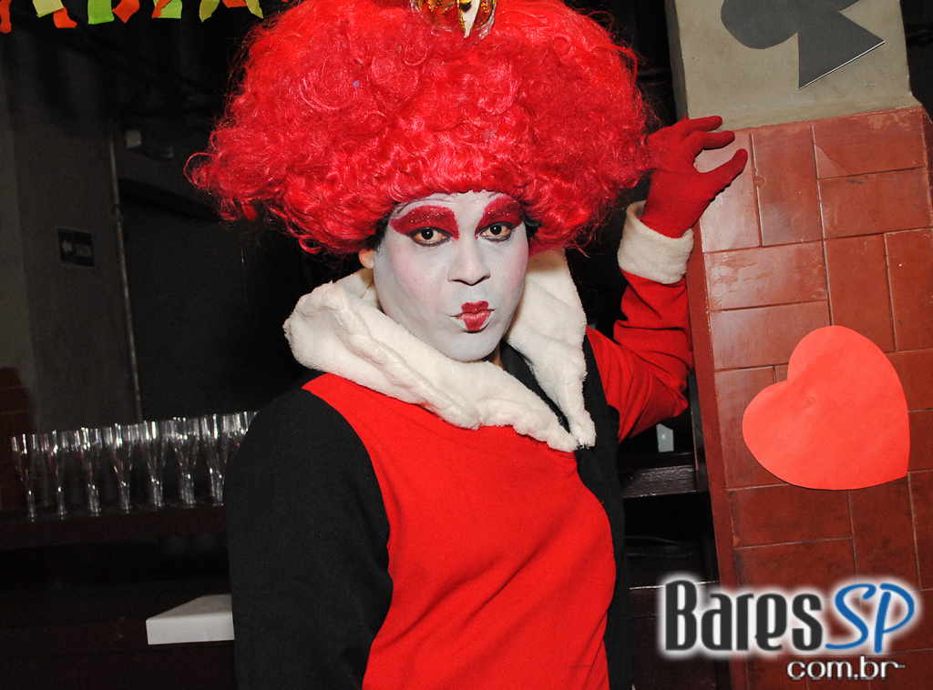 Festa carioca Chá da Alice estreiou em São Paulo na Casa das Caldeiras Festa carioca Chá da Alice estreiou em São Paulo na Casa das Caldeiras