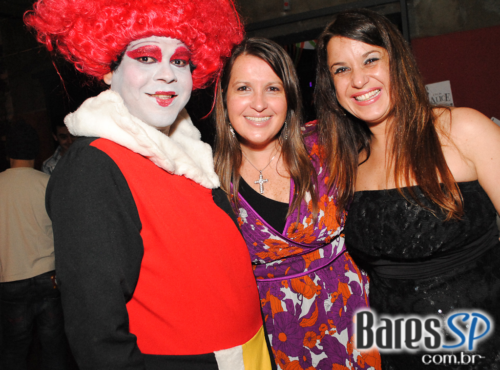 Festa carioca Chá da Alice estreiou em São Paulo na Casa das Caldeiras Festa carioca Chá da Alice estreiou em São Paulo na Casa das Caldeiras