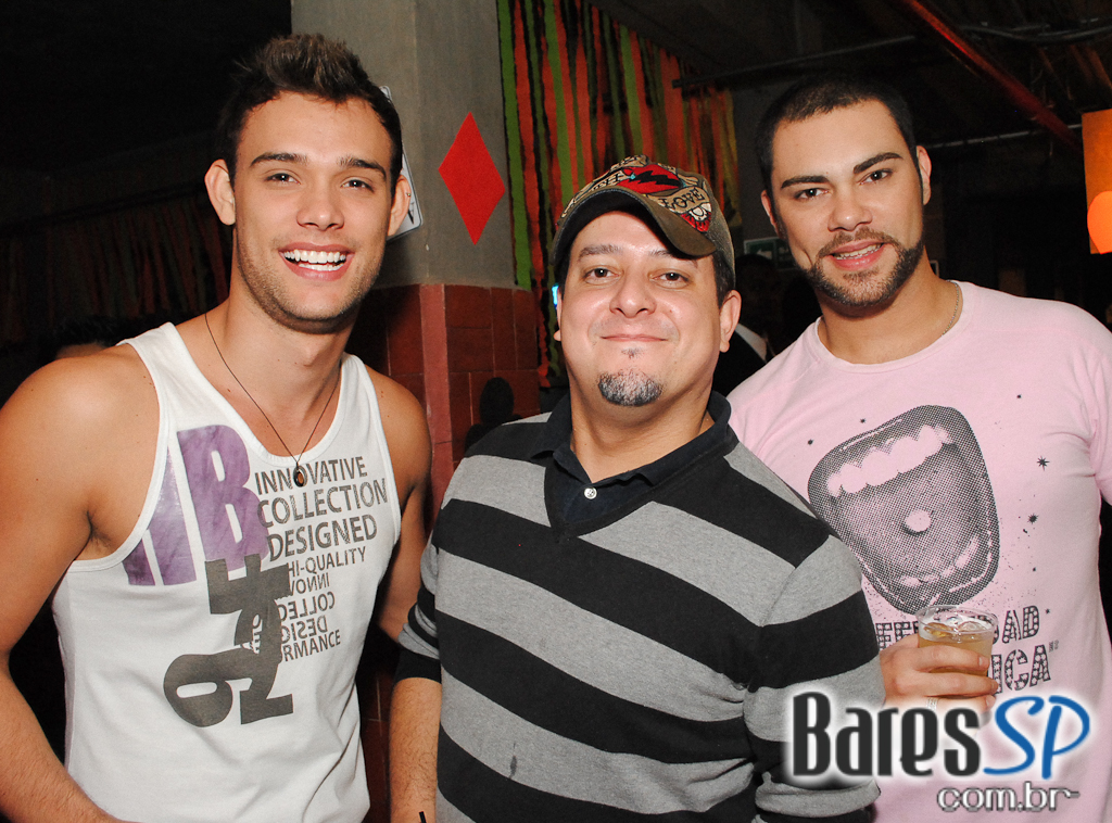 Festa carioca Chá da Alice estreiou em São Paulo na Casa das Caldeiras Festa carioca Chá da Alice estreiou em São Paulo na Casa das Caldeiras