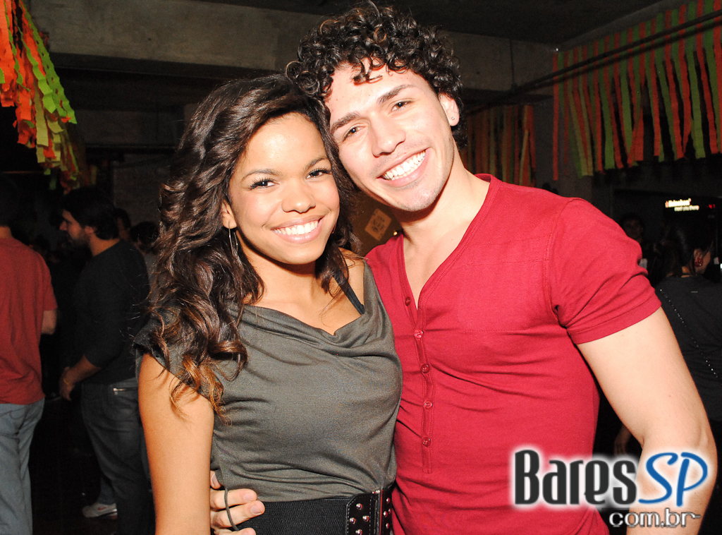 Festa carioca Chá da Alice estreiou em São Paulo na Casa das Caldeiras Festa carioca Chá da Alice estreiou em São Paulo na Casa das Caldeiras