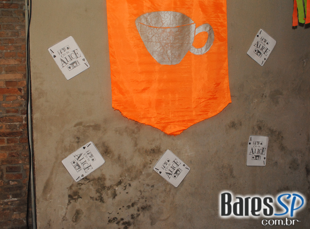 Festa carioca Chá da Alice estreiou em São Paulo na Casa das Caldeiras Festa carioca Chá da Alice estreiou em São Paulo na Casa das Caldeiras