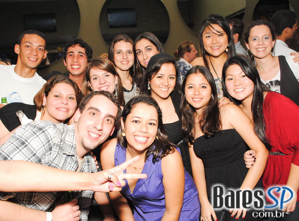 Banda Viva a Noite na festa de 6 anos da Trash 80's Vila Olímpia Banda Viva a Noite na festa de 6 anos da Trash 80's Vila Olímpia