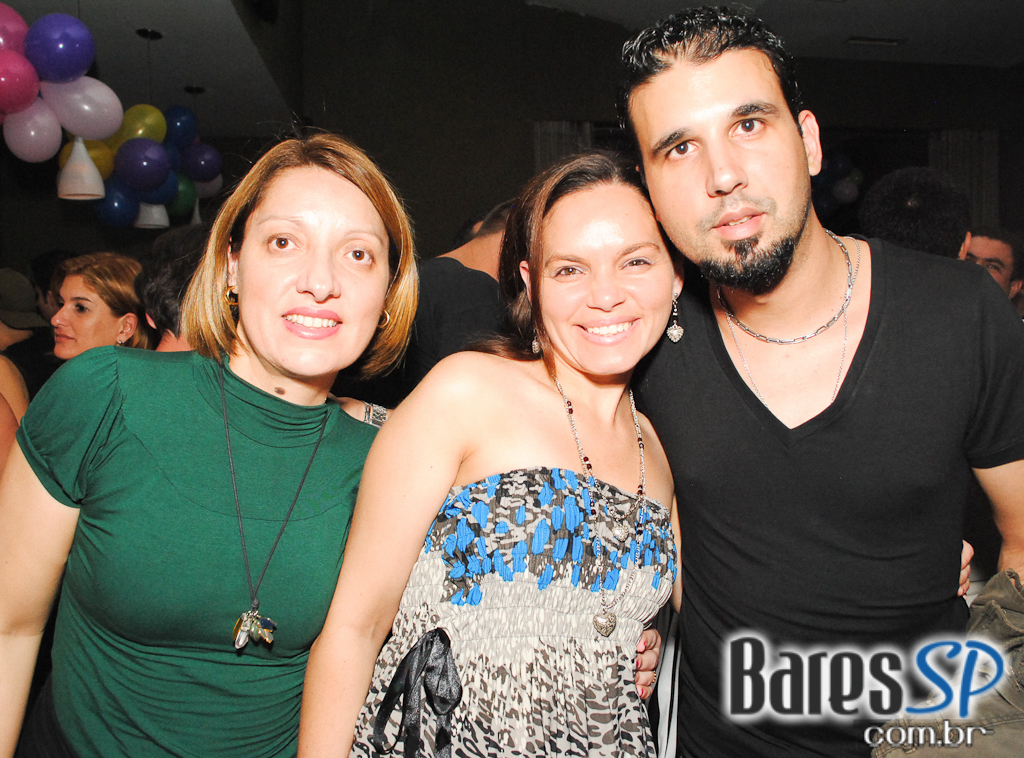 Banda Viva a Noite na festa de 6 anos da Trash 80's Vila Olímpia Banda Viva a Noite na festa de 6 anos da Trash 80's Vila Olímpia