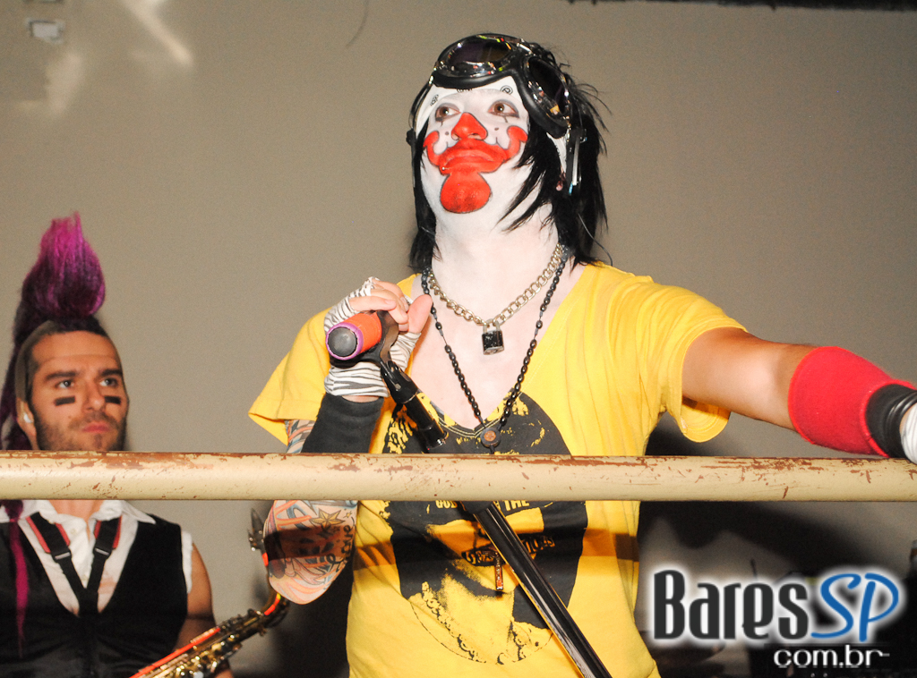 Banda Viva a Noite na festa de 6 anos da Trash 80's Vila Olímpia Banda Viva a Noite na festa de 6 anos da Trash 80's Vila Olímpia