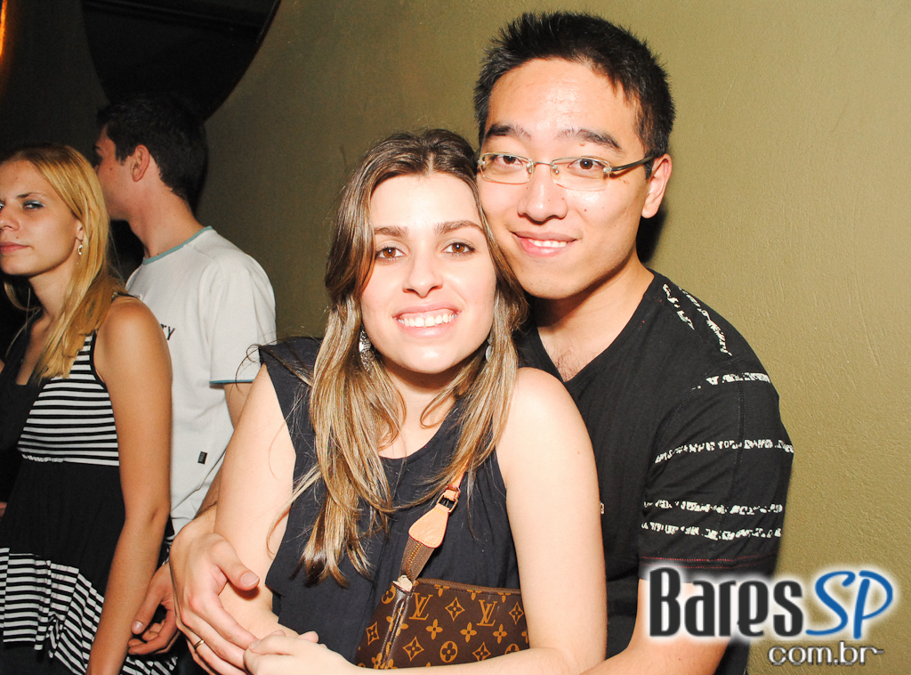 Banda Viva a Noite na festa de 6 anos da Trash 80's Vila Olímpia Banda Viva a Noite na festa de 6 anos da Trash 80's Vila Olímpia