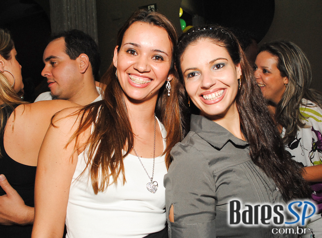 Banda Viva a Noite na festa de 6 anos da Trash 80's Vila Olímpia Banda Viva a Noite na festa de 6 anos da Trash 80's Vila Olímpia