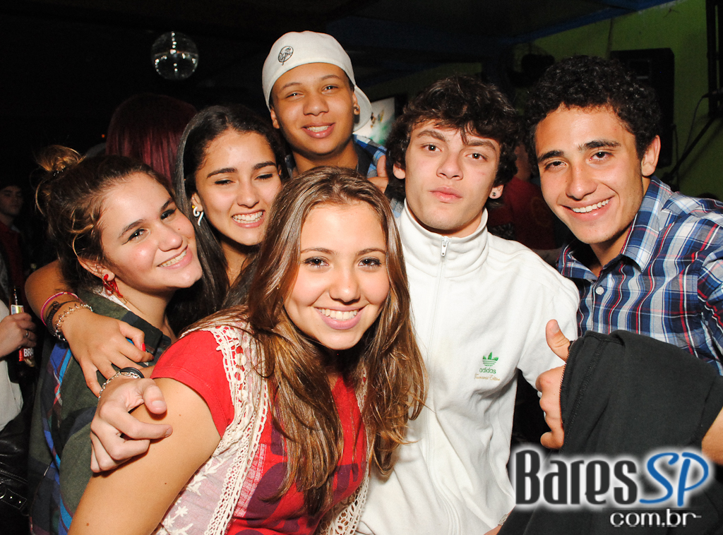 Planta e Raiz no Açai Praia Planta e Raiz no Açai Praia