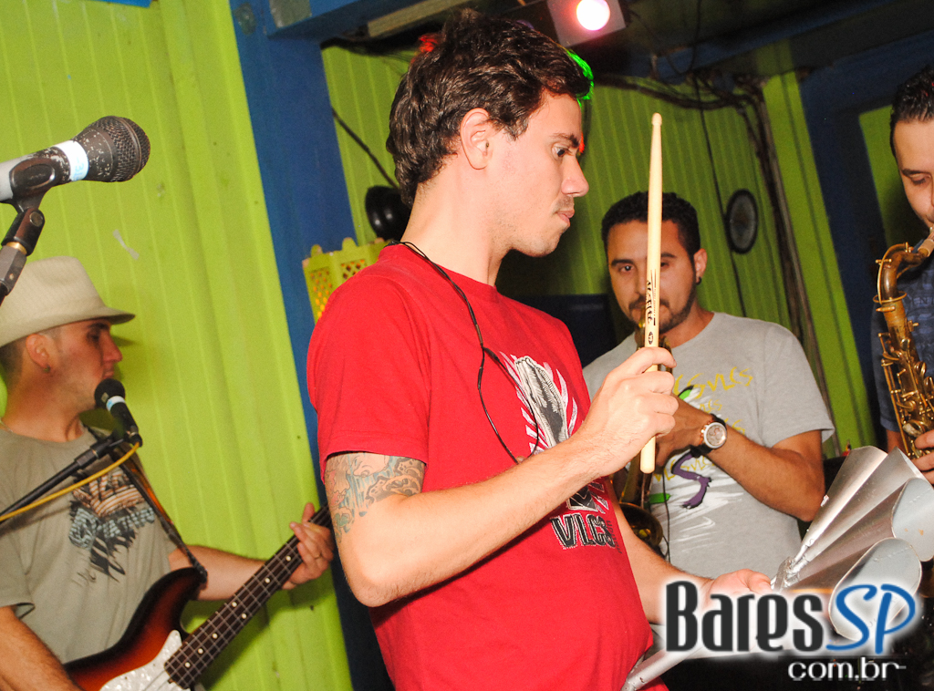 Planta e Raiz no Açai Praia Planta e Raiz no Açai Praia