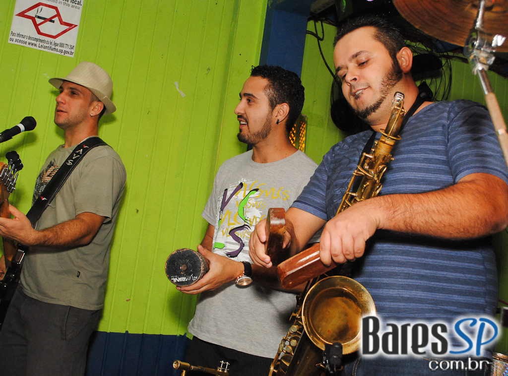 Planta e Raiz no Açai Praia Planta e Raiz no Açai Praia