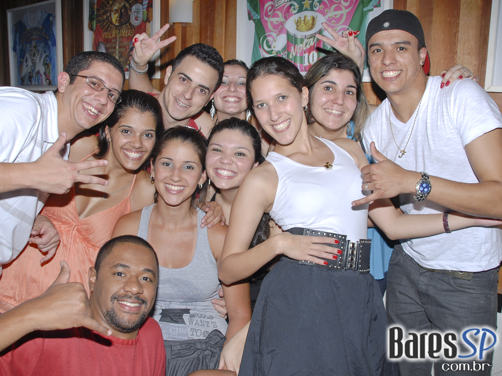 Feijoada e grandes atrações agitaram o sábado da Casa do Samba no Itaim Feijoada e grandes atrações agitaram o sábado da Casa do Samba no Itaim
