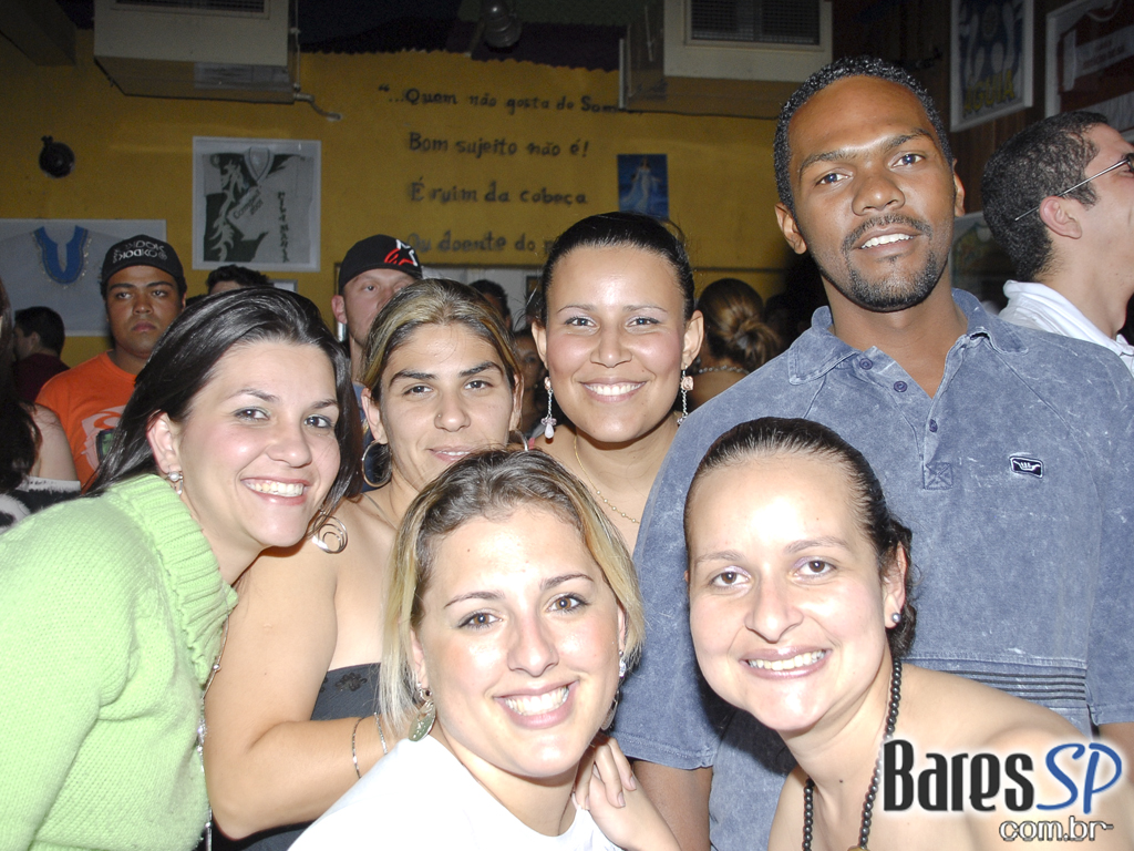 Feijoada e grandes atrações agitaram o sábado da Casa do Samba no Itaim Feijoada e grandes atrações agitaram o sábado da Casa do Samba no Itaim