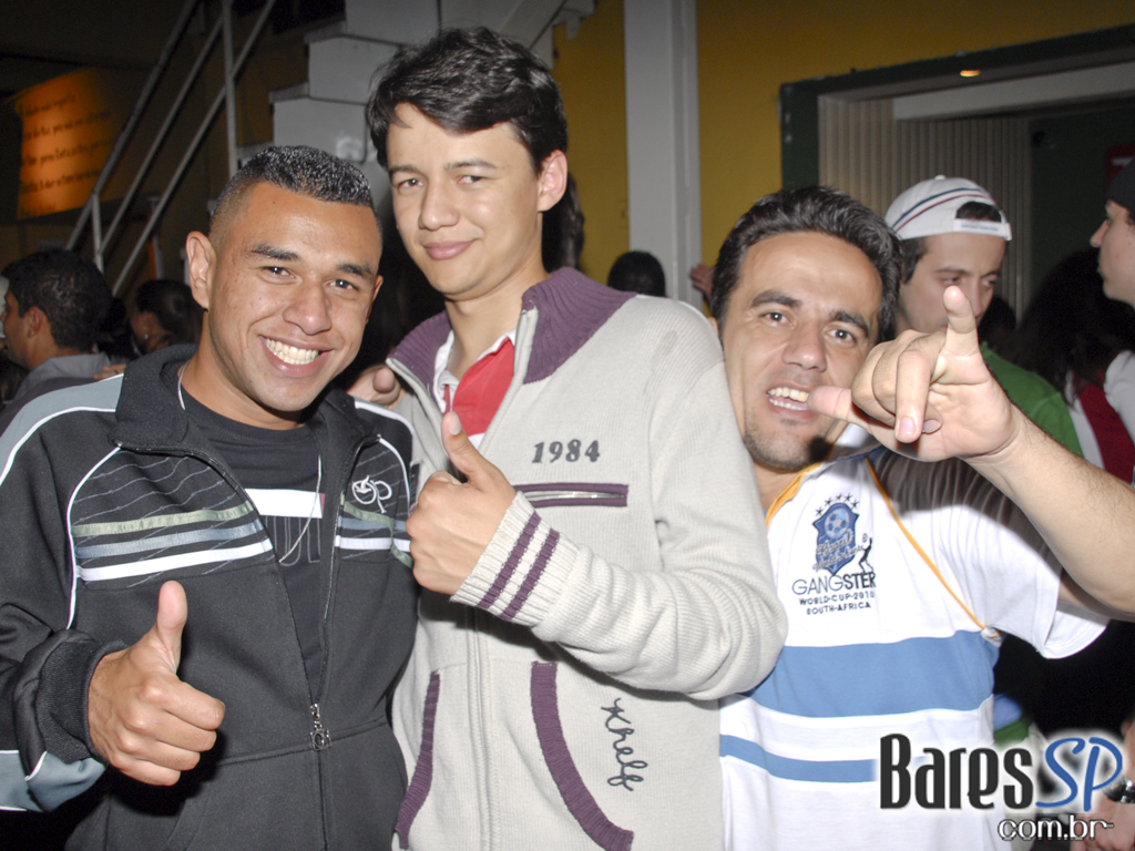 Feijoada e grandes atrações agitaram o sábado da Casa do Samba no Itaim Feijoada e grandes atrações agitaram o sábado da Casa do Samba no Itaim