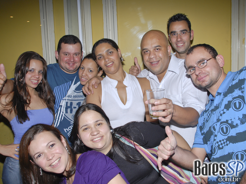 Feijoada e grandes atrações agitaram o sábado da Casa do Samba no Itaim Feijoada e grandes atrações agitaram o sábado da Casa do Samba no Itaim