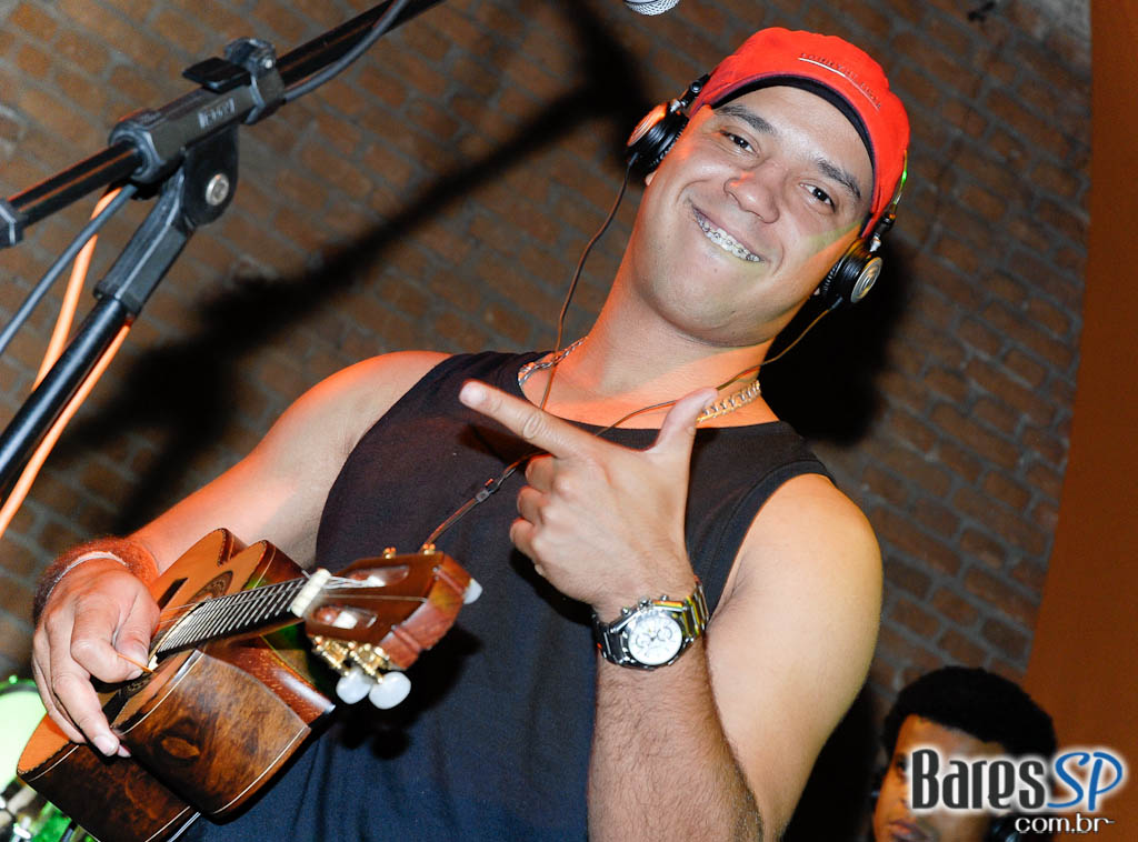 Sexta-feira de pagode com os grupos Pegada Pan e Batucada Pop no Santa Clara Sexta-feira de pagode com os grupos Pegada Pan e Batucada Pop no Santa Clara